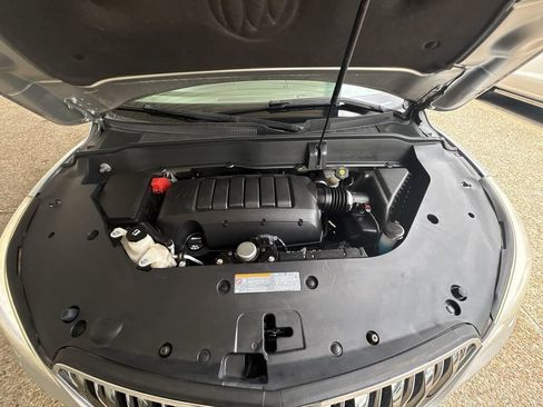 Certified 2015 Buick Enclave Convenience FWD image 29