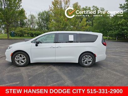 Used 2024 Chrysler Pacifica Limited w/ Trailer Tow Group