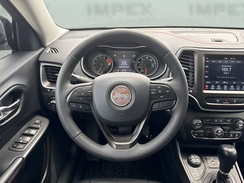 Used 2021 Jeep Cherokee Trailhawk AWD/4WD image 14