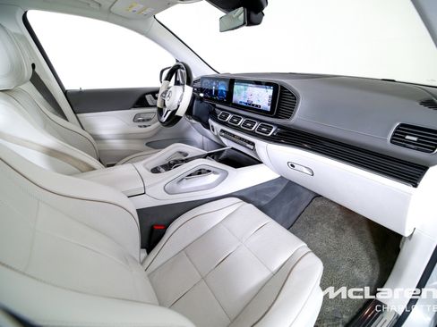 Used 2023 Mercedes-Benz Maybach GLS 600 4MATIC image 31
