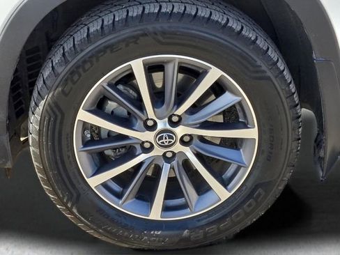 Used 2019 Toyota Highlander XLE image 8