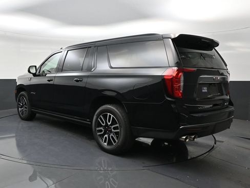 Used 2022 GMC Yukon XL AT4 AWD/4WD image 3