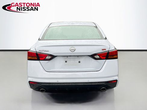 Used 2024 Nissan Altima 2.5 SR w/ SR Premium Package image 7