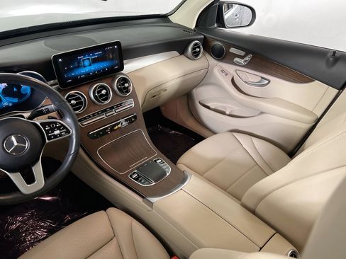 Used 2022 Mercedes-Benz GLC 300 4MATIC SUV image 23