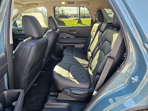 New 2026 Nissan Pathfinder Platinum image 22