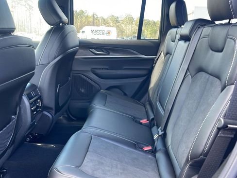 New 2026 Jeep Grand Cherokee Altitude AWD/4WD image 25