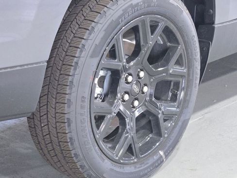 New 2025 Ford Maverick XLT w/ XLT Luxury Package image 11