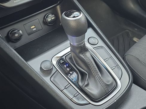 Used 2022 Hyundai Kona SEL image 22