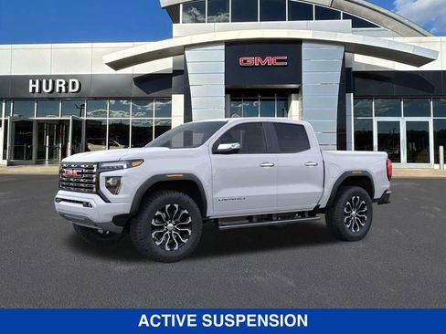 New 2025 GMC Canyon Denali image 3
