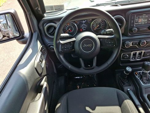 Used 2018 Jeep Wrangler Sport AWD/4WD image 11