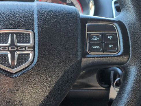 Used 2019 Dodge Grand Caravan SE w/ UConnect Hands-Free Group image 25