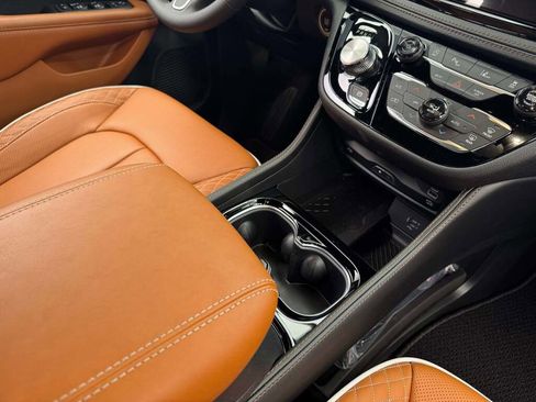 New 2026 Chrysler Pacifica Pinnacle w/ Trailer Tow Group image 21