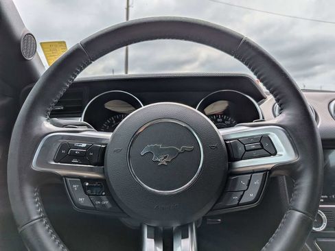 Used 2018 Ford Mustang Coupe w/ Equipment Group 101A RWD image 25