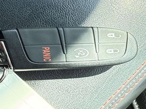 Used 2022 Jeep Compass Trailhawk w/ Trailhawk Convenience Group AWD/4WD image 8