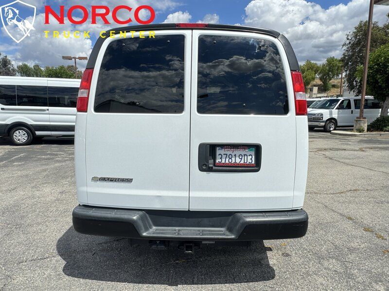 Used 2021 Chevrolet Express 3500 LS RWD image 9