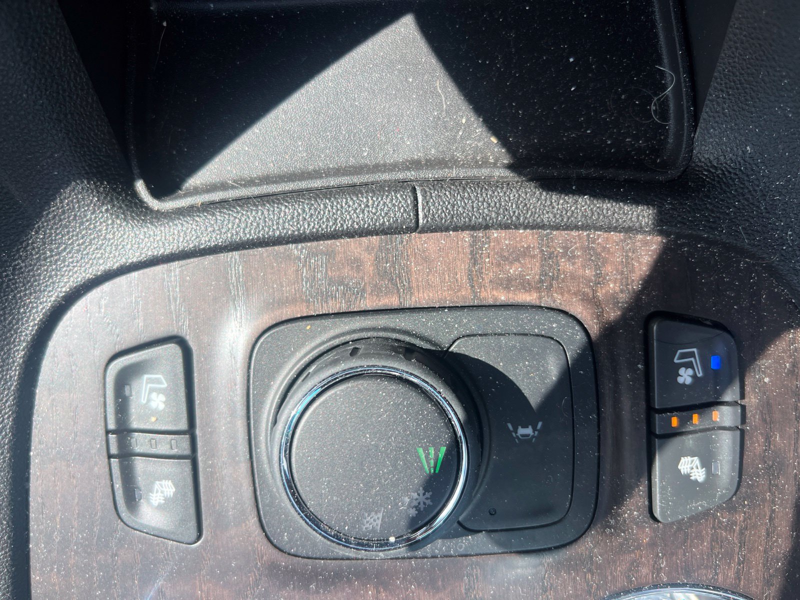 Used 2023 GMC Acadia Denali FWD image 7