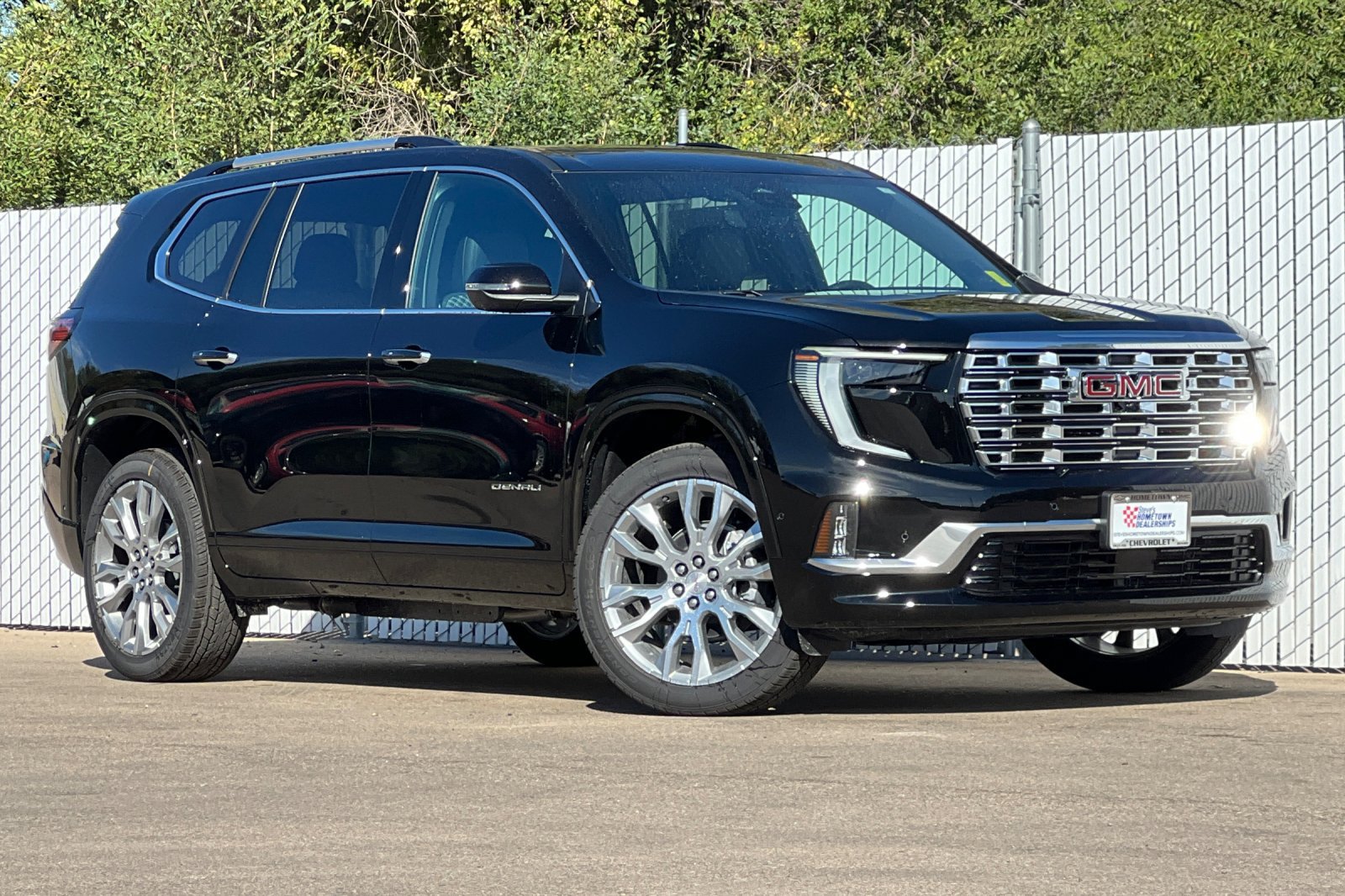 New 2027 GMC Acadia Denali w/ Denali Reserve Package AWD/4WD image 2