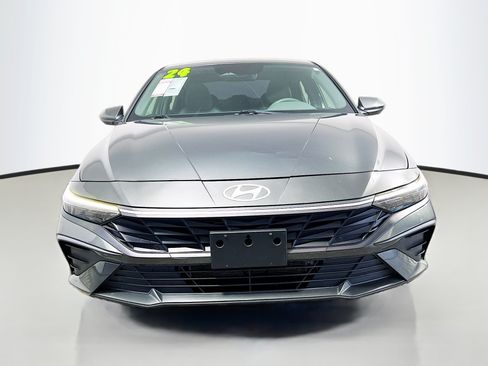 Used 2024 Hyundai Elantra Blue FWD image 11