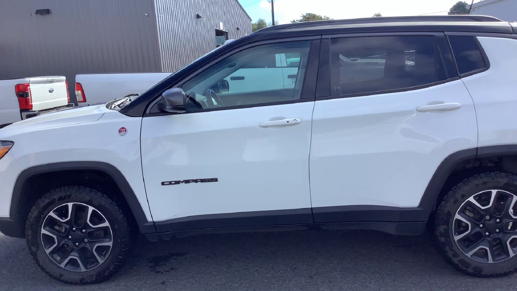 Used 2021 Jeep Compass Trailhawk w/ Sun and Sound Group AWD/4WD image 10