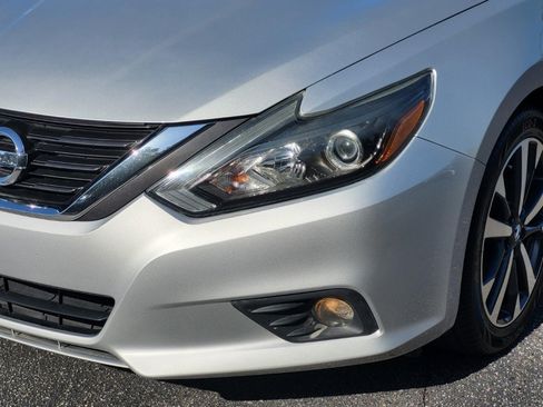 Used 2017 Nissan Altima 2.5 SR FWD image 7