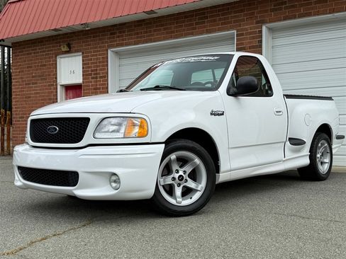 Used 1999 Ford F150 Lightning image 2