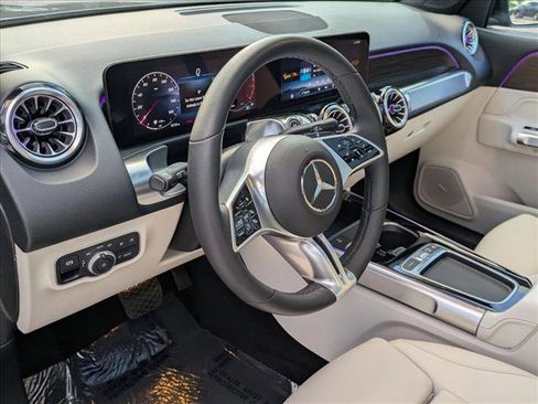 Used 2026 Mercedes-Benz GLB 250 image 10