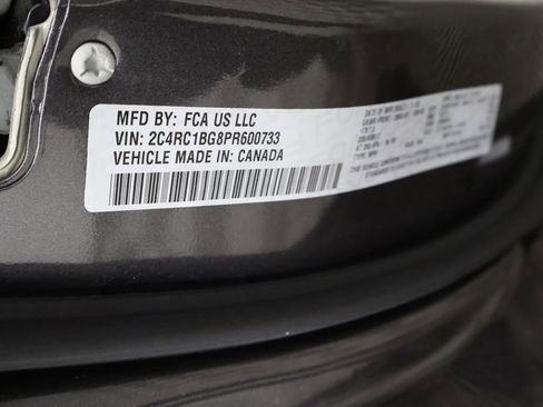 Used 2023 Chrysler Pacifica Touring-L FWD image 49