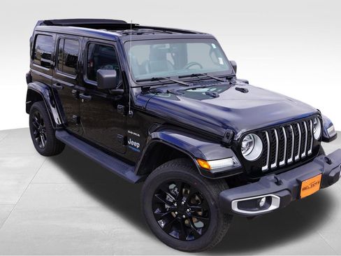Certified 2021 Jeep Wrangler Unlimited Sahara w/ Cold Weather Group AWD/4WD image 1