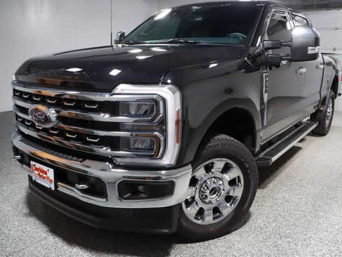 Used 2024 Ford F250 Lariat w/ Chrome Package image 32