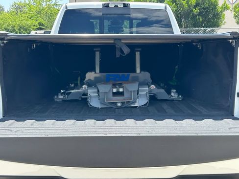 Used 2025 RAM 3500 Limited AWD/4WD image 15