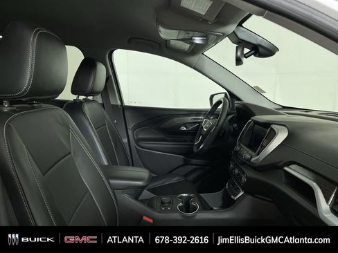 Used 2023 GMC Terrain SLT image 27