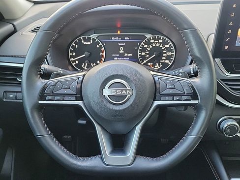 Used 2023 Nissan Altima 2.5 SR w/ SR Premium Package image 21