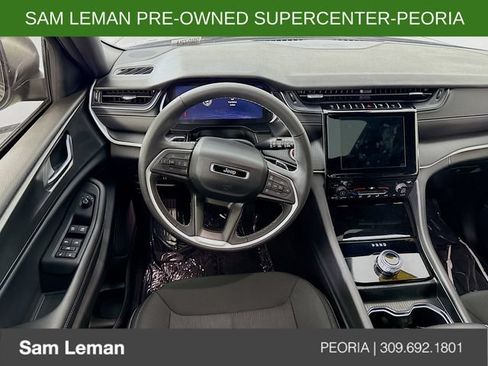 Used 2024 Jeep Grand Cherokee L Laredo RWD image 21