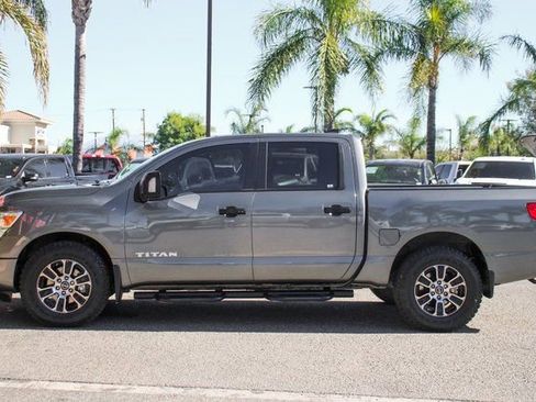 Used 2023 Nissan Titan SV w/ SV Convenience Package image 6
