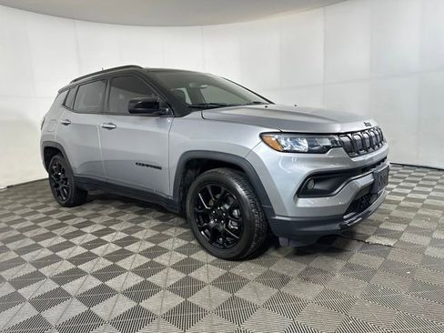 Used 2022 Jeep Compass Altitude image 2