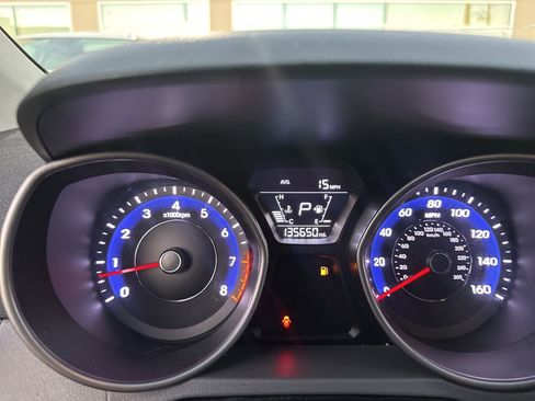 Used 2016 Hyundai Elantra SE image 2