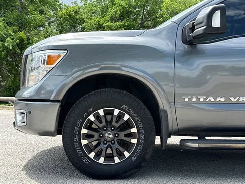 Used 2018 Nissan Titan PRO-4X w/ Pro-4x Convenience Package image 5