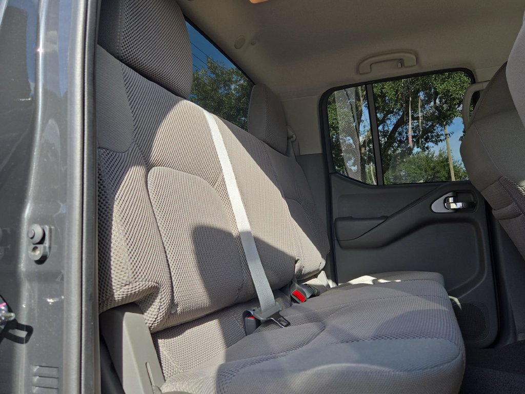 Used 2013 Nissan Frontier SV RWD image 27