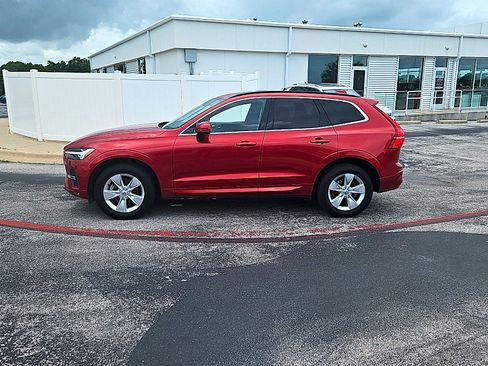 Used 2022 Volvo XC60 B5 Momentum AWD/4WD image 3