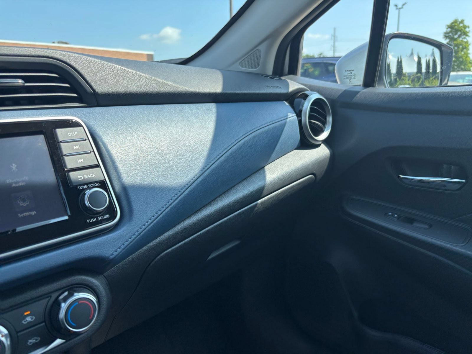 Used 2025 Nissan Versa SV FWD image 32