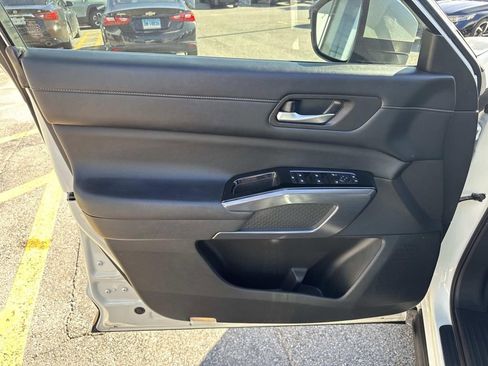 Used 2022 Nissan Pathfinder SL w/ SL Premium Package image 20