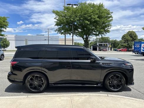 Certified 2026 INFINITI QX80 4WD image 9