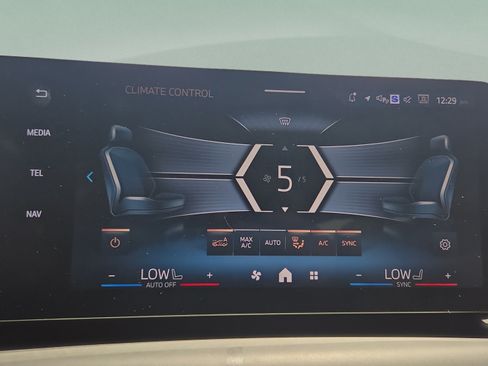 Certified 2025 BMW 228i xDrive w/ Premium Package AWD/4WD image 30