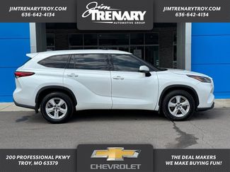 Used 2022 Toyota Highlander LE AWD/4WD video 1