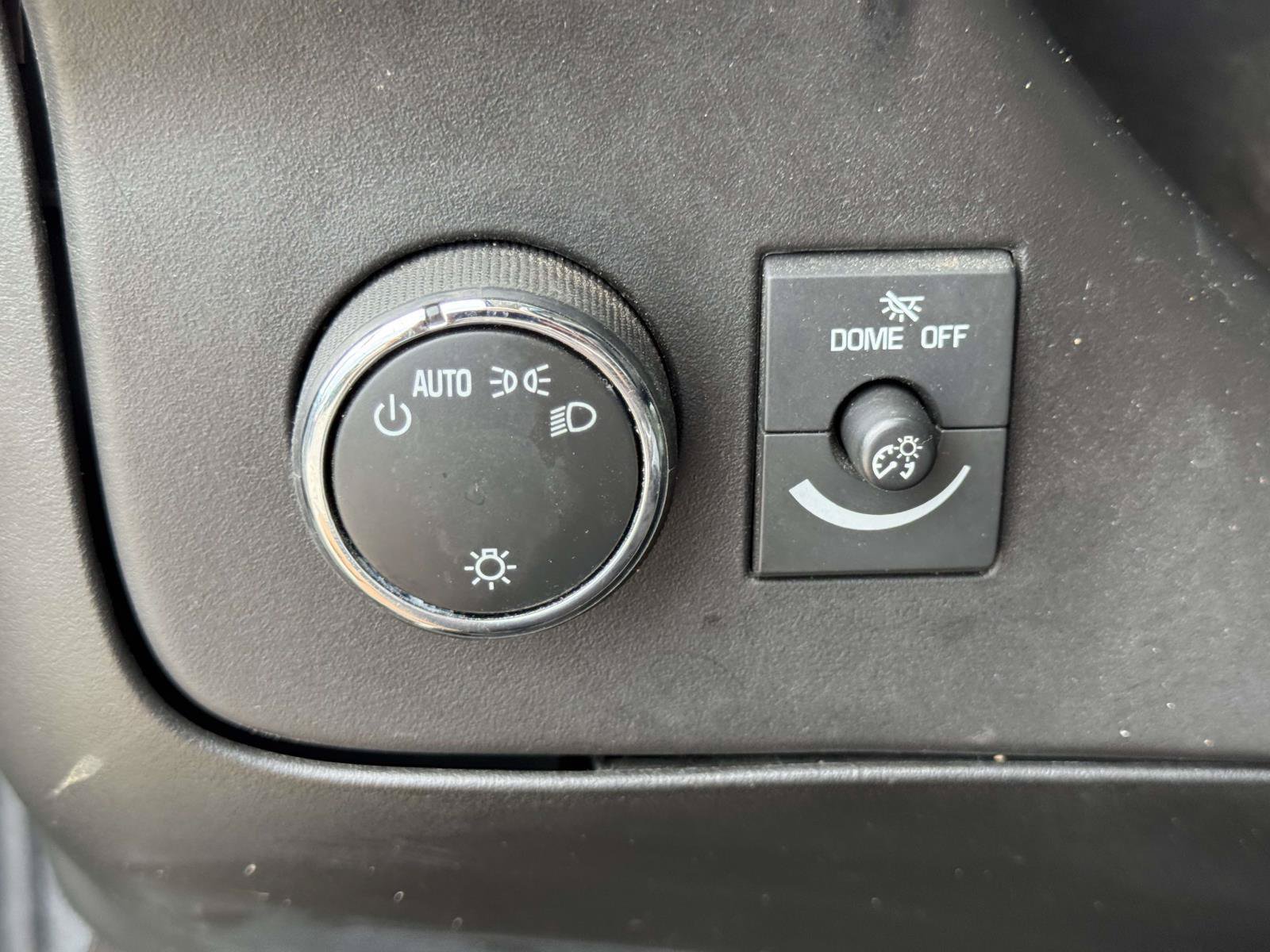 Used 2018 Chevrolet Express 2500 w/ Driver Convenience Package RWD image 17