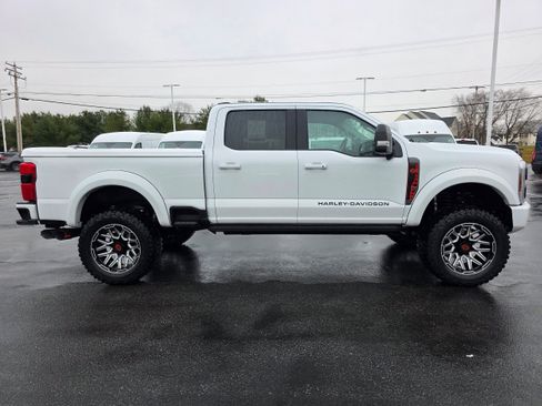 New 2026 Ford F250 Lariat w/ Black Appearance Package image 6