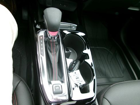 New 2026 Chevrolet Trax RS w/ Sunroof Package image 17