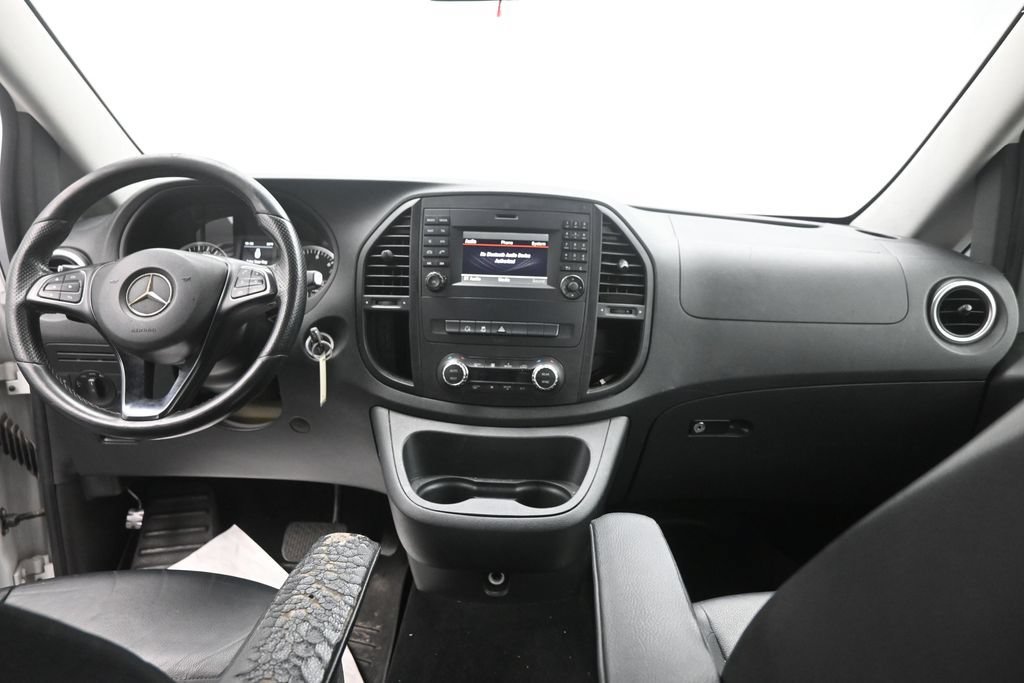 Used 2016 Mercedes-Benz Metris Passenger image 2