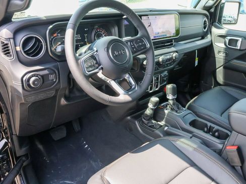 New 2026 Jeep Wrangler Unlimited Sahara AWD/4WD image 3