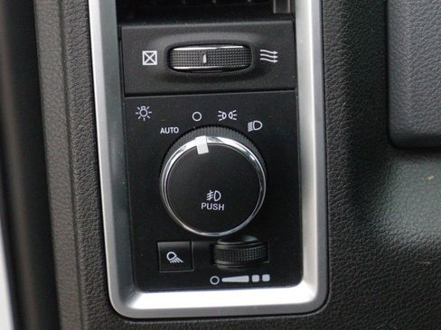 Used 2018 RAM 1500 Big Horn image 13